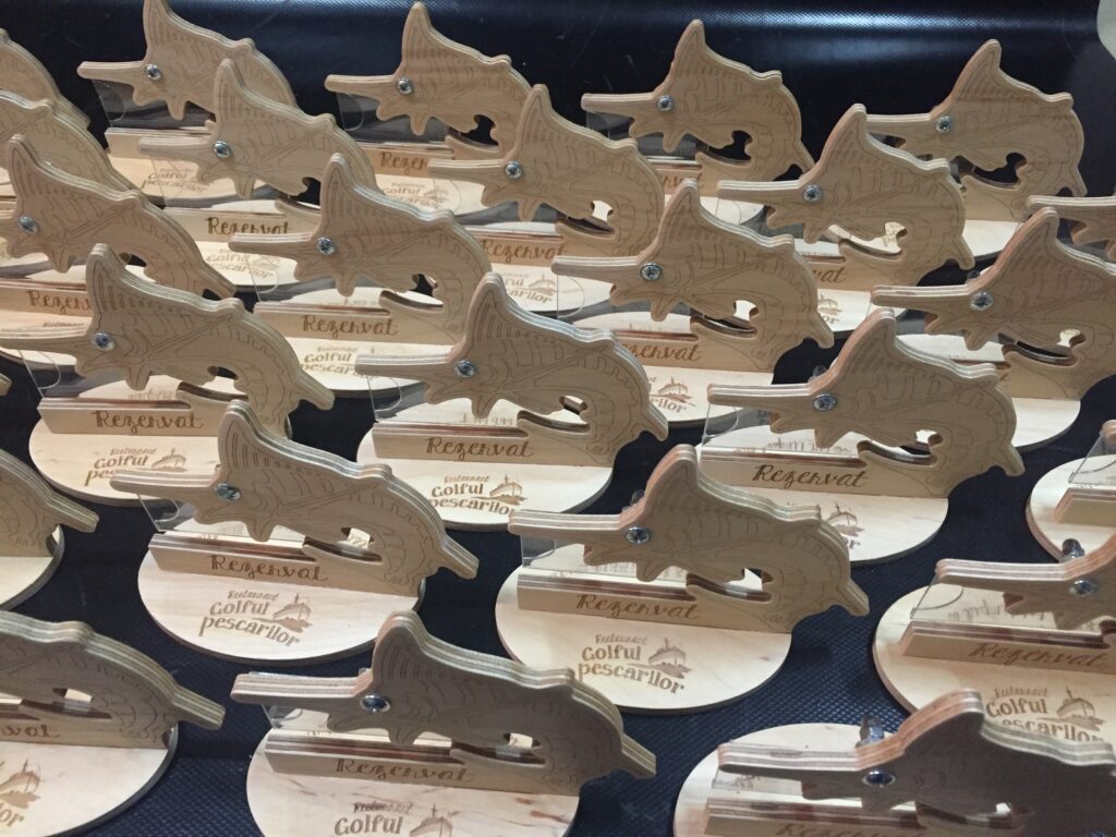 suport masa rezervat