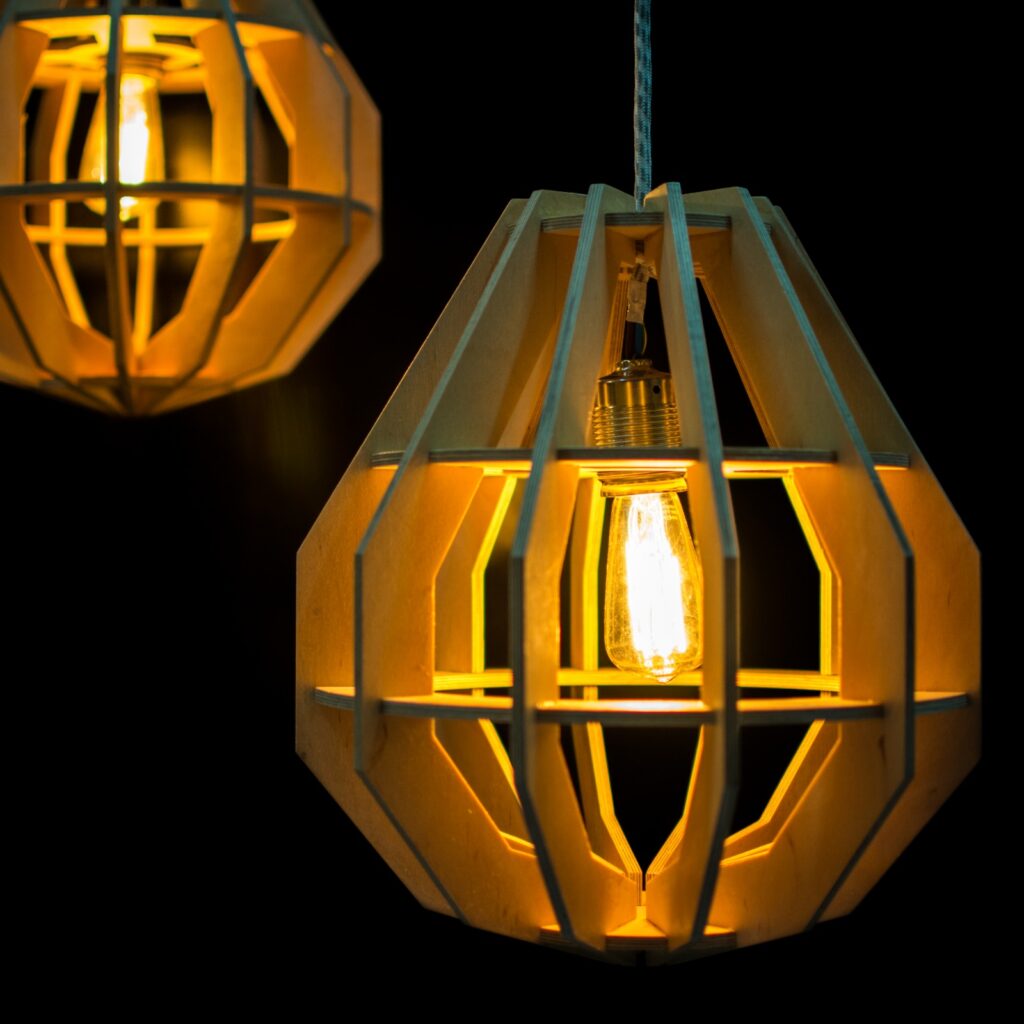 lampa lemn 1