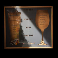 Cutie din lemn pentru dopuri de vin și capace de bere – Panou decorativ colector