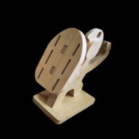 Suport din lemn pentru 6 cuțite – Pirat cu scut